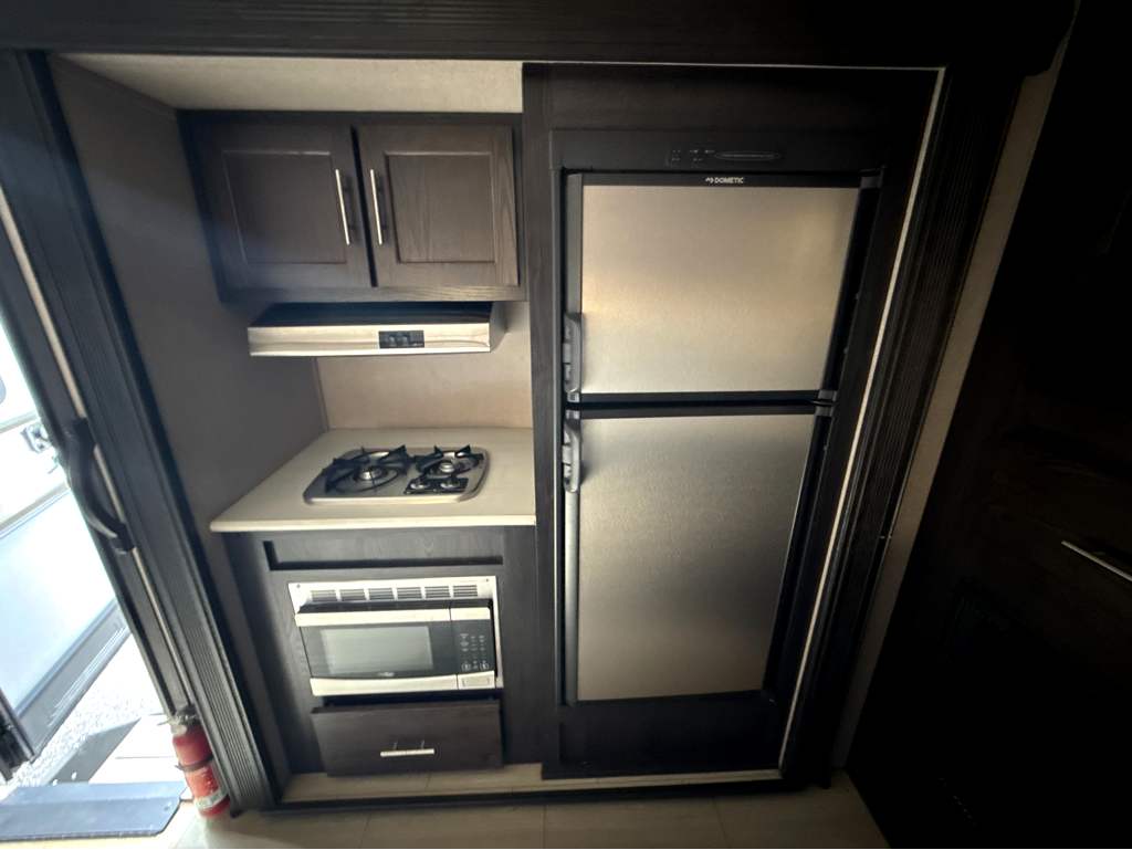 2018 FOREST RIVER XLR 30HDS - Image 16