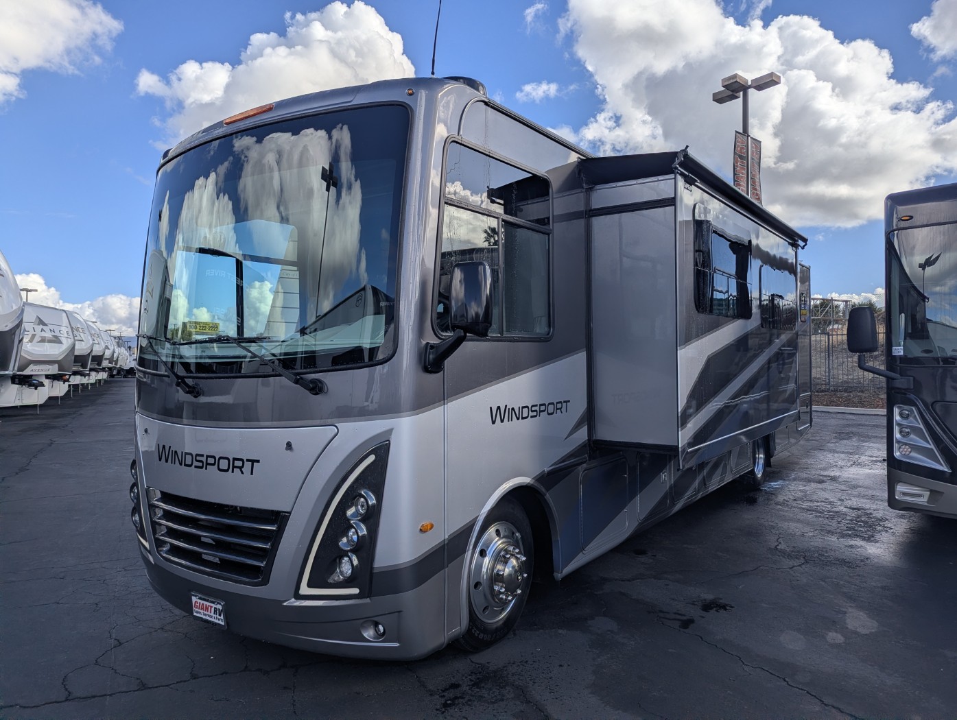 2026 Thor Motor Coach Windsport 35G - Image 3