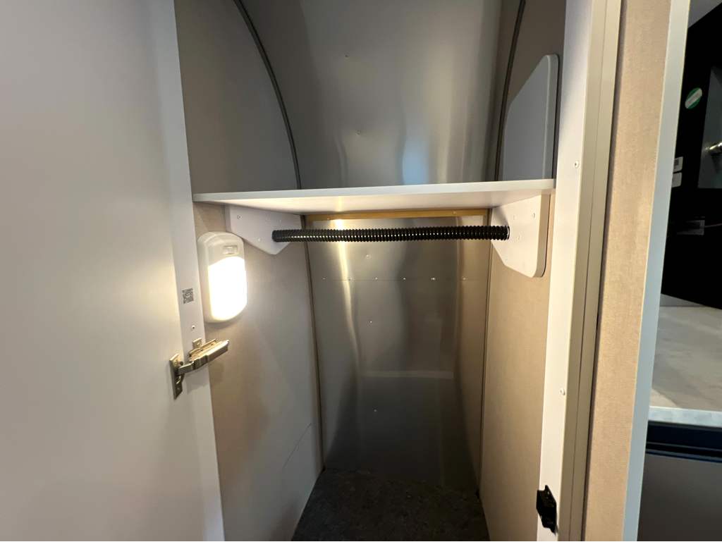 2027 AIRSTREAM CARAVEL 22FB - Image 15