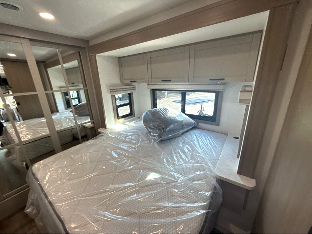 2027 ENTEGRA COACH ESTEEM XL 32U - Image 30