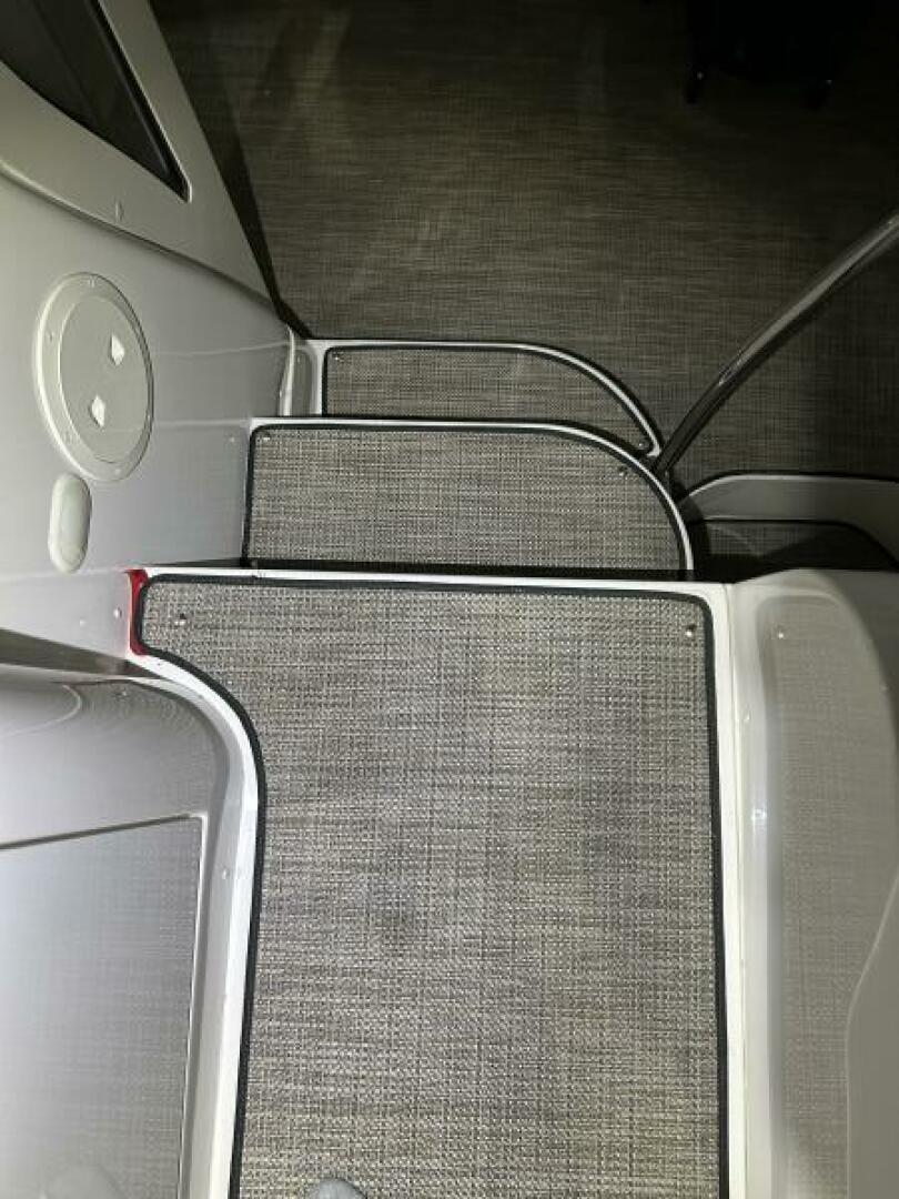 2003 Carver 396 Aft Cabin MY - Image 32
