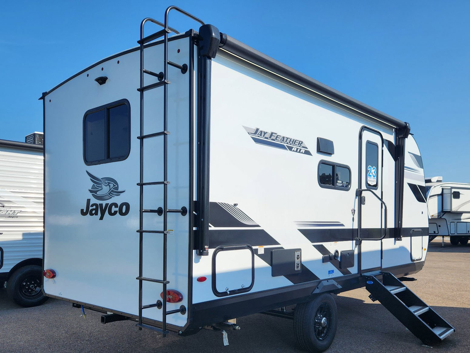 2026 JAYCO JAY FEATHER AIR 18FBS - Image 3