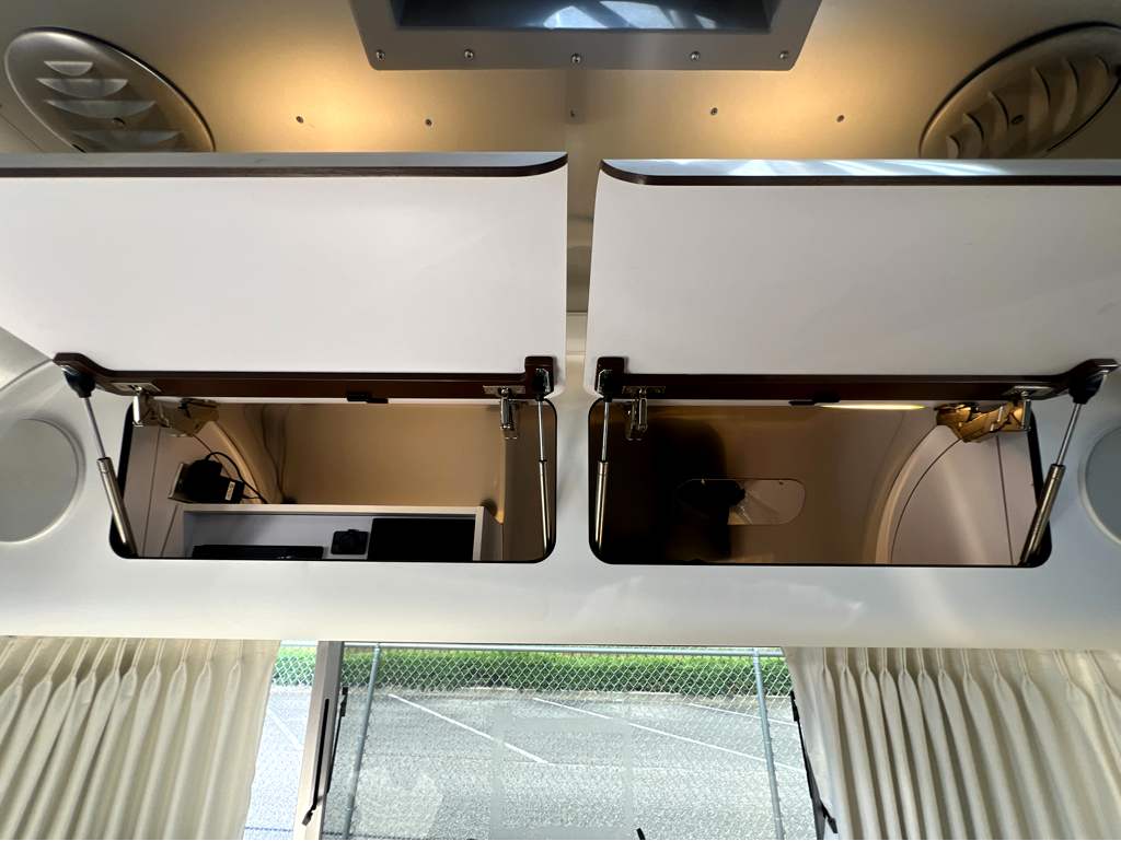2022 AIRSTREAM GLOBETROTTER 25FBT - Image 8