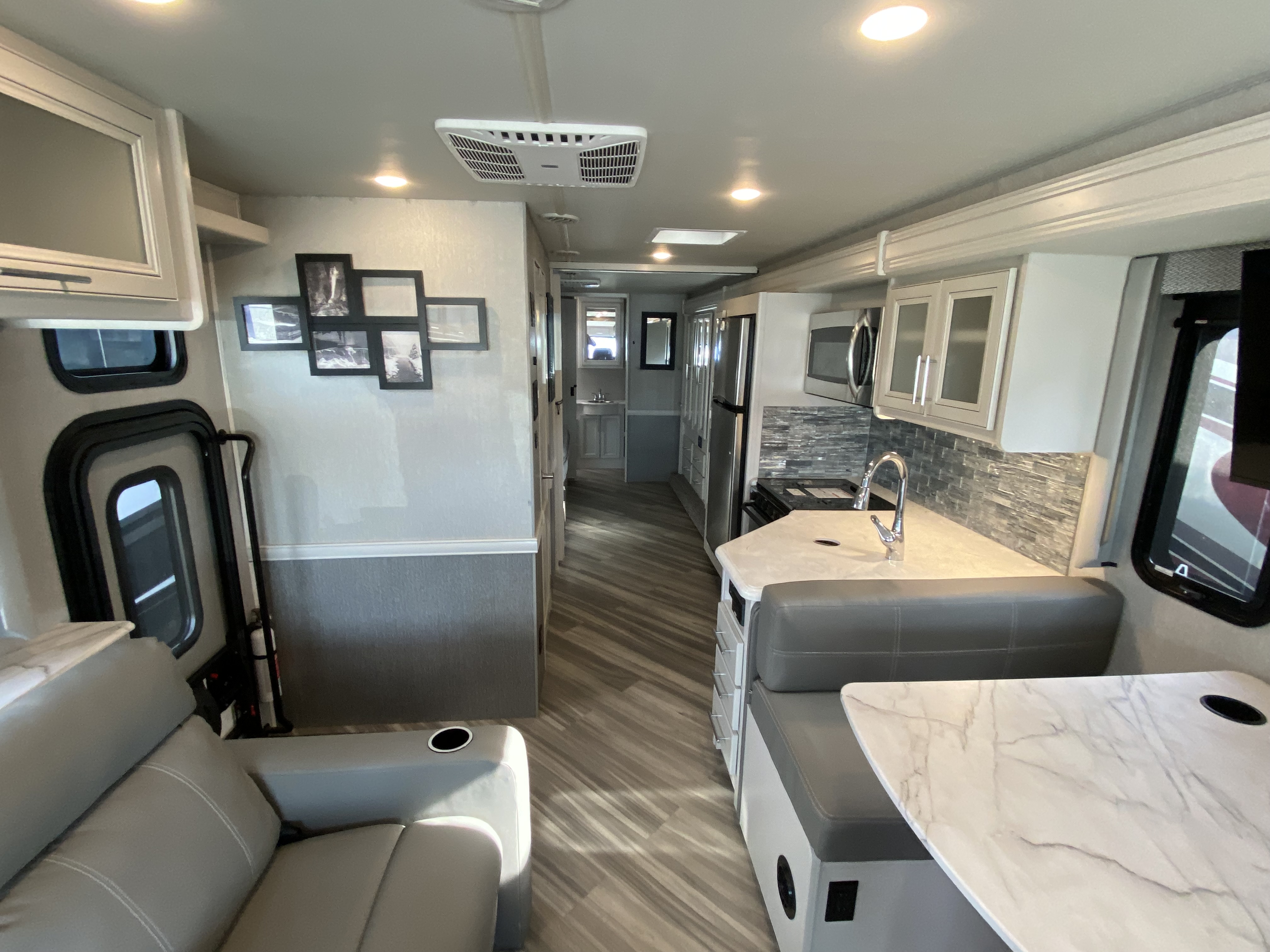 2023 Holiday Rambler Eclipse 32S - Image 7