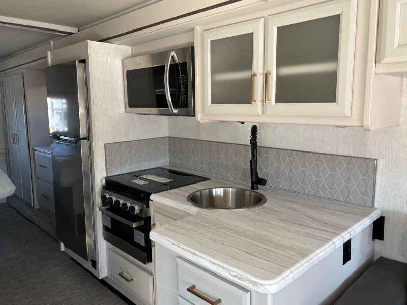 2026 Holiday Rambler Admiral 29M - Image 10