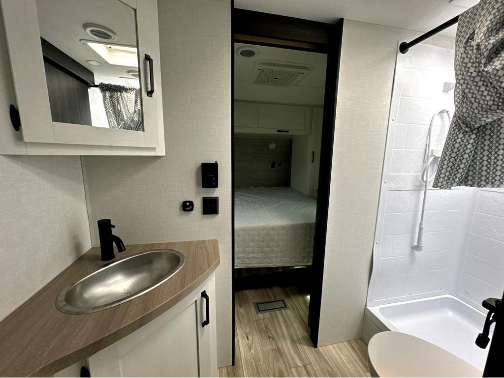 2027 VENTURE RV SIENNA 311VDB - Image 22