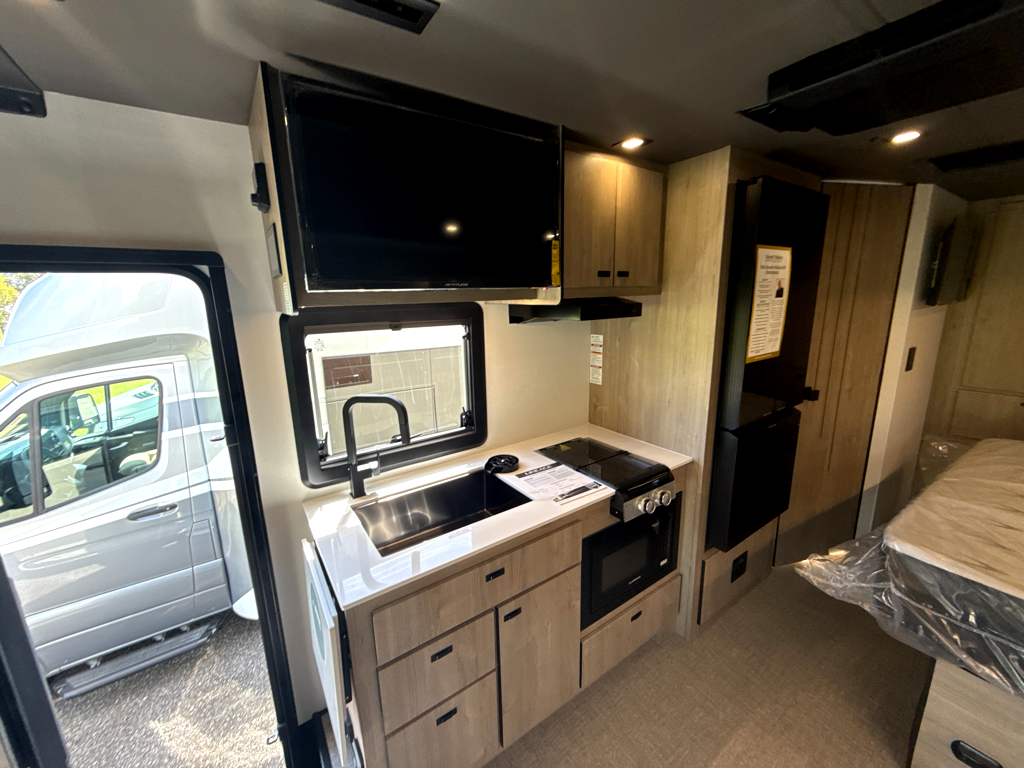 2027 Grand Design Lineage Series M 25FW - Image 15