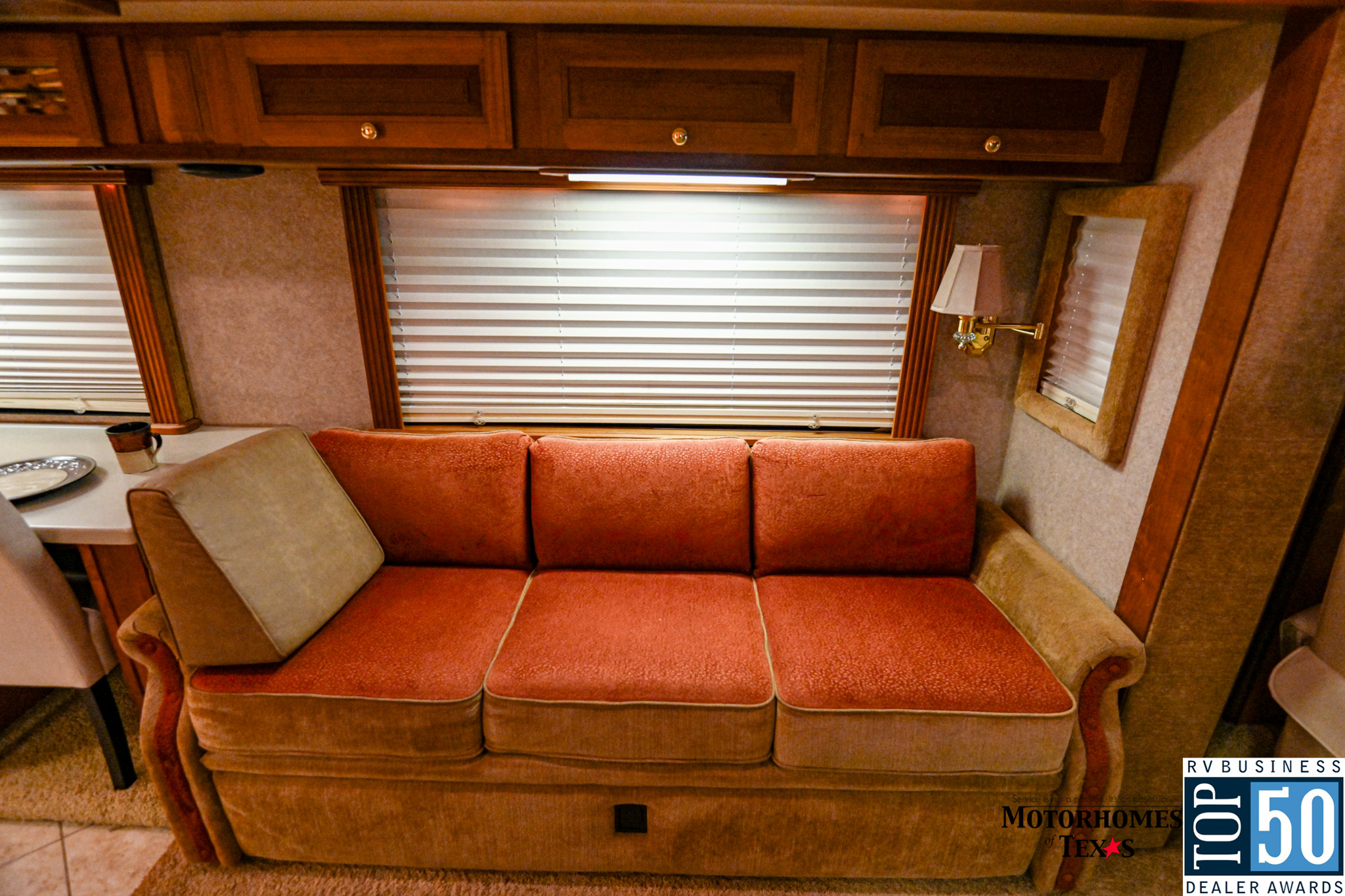 2002 Foretravel U320 4020 PBDS - interior 3