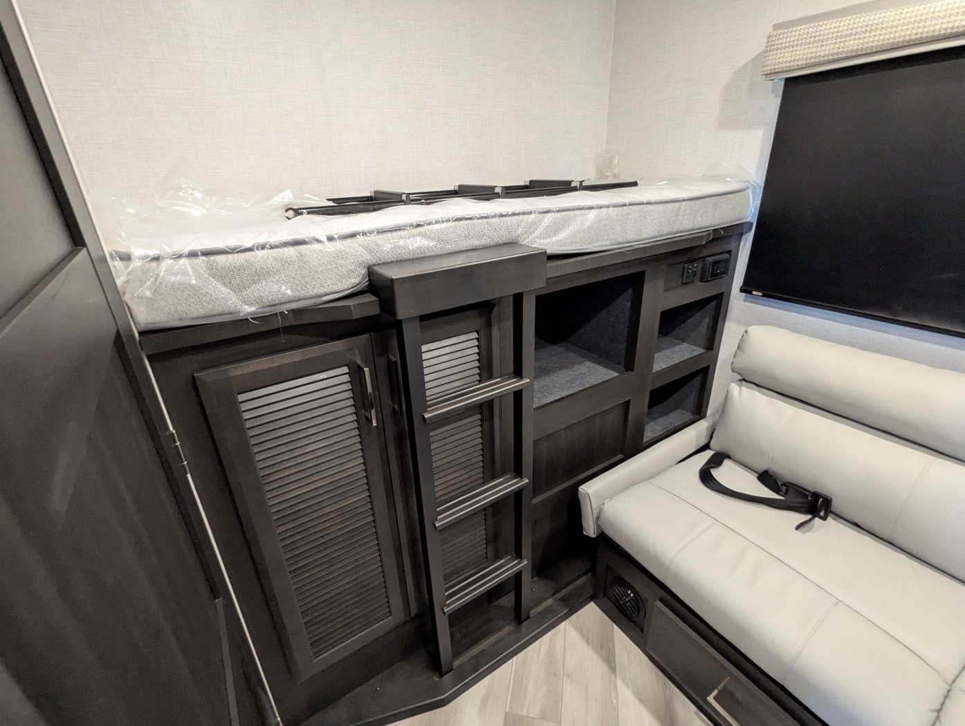 2026 Holiday Rambler Invicta 36Y - Image 35