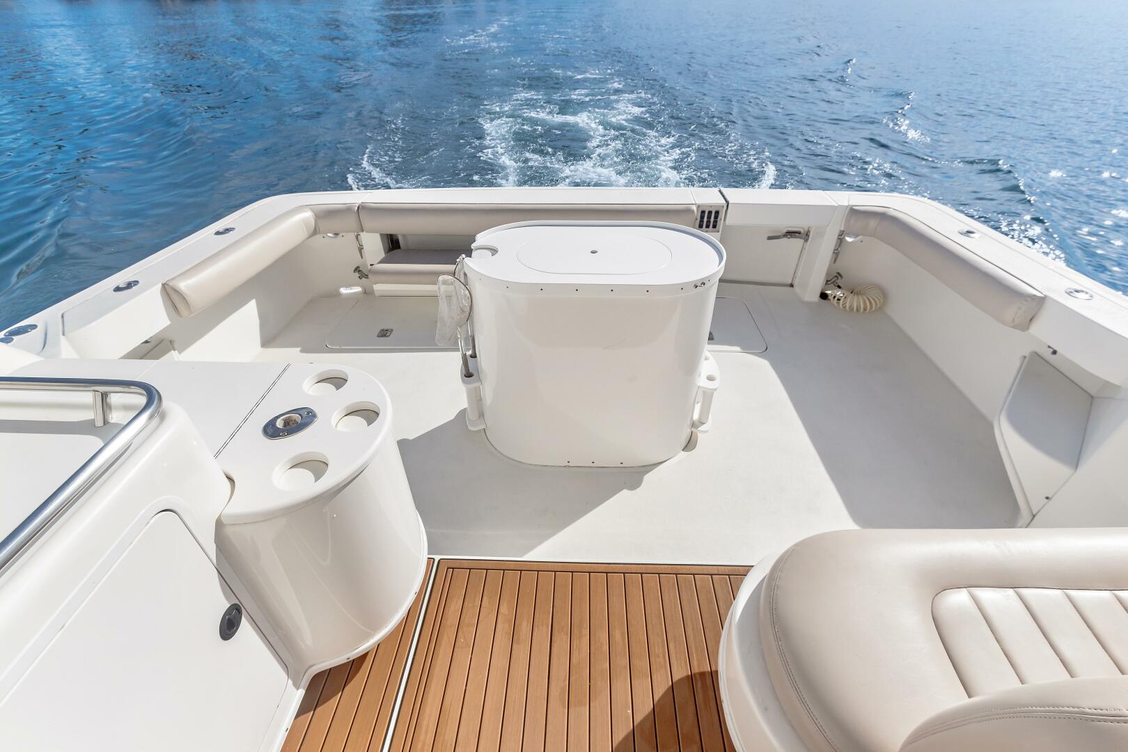 2000 Sea Ray 370 Express Cruiser - Image 43