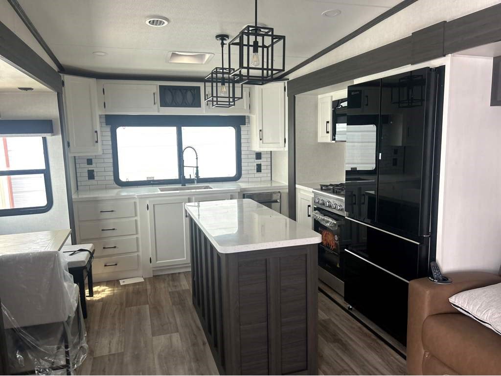 2026 VENTURE RV SPORTTREK 353VRK - Image 8