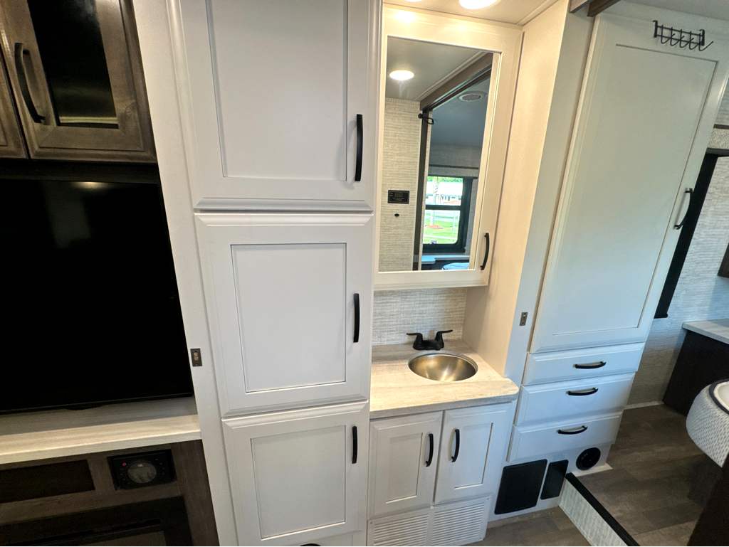 2025 JAYCO GREYHAWK 30Z - Image 24