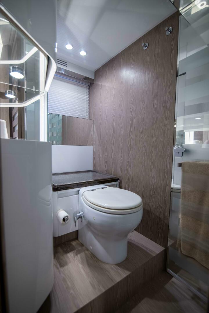 2019 Azimut S7 - Image 29