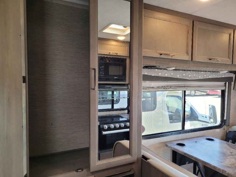 2024 Thor Motor Coach Four Winds 22E - Image 15