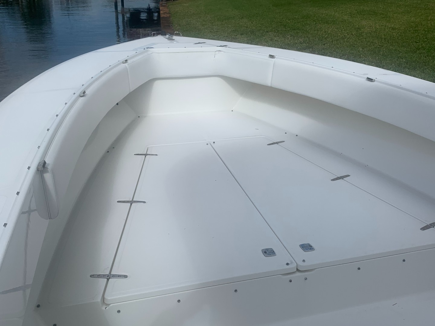 2001 Venture 34 Center Console - Image 2