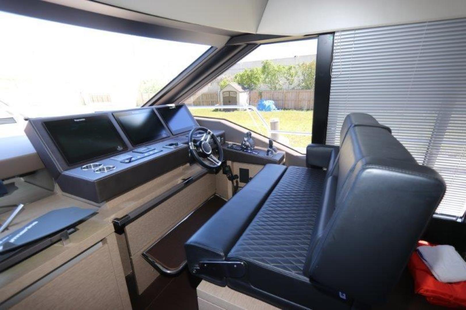 2017 Prestige Motoryacht - Image 13