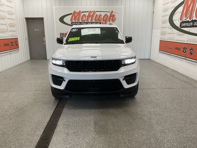 2023 Jeep Grand Cherokee Utility 4D Altitude 4WD - Image 2