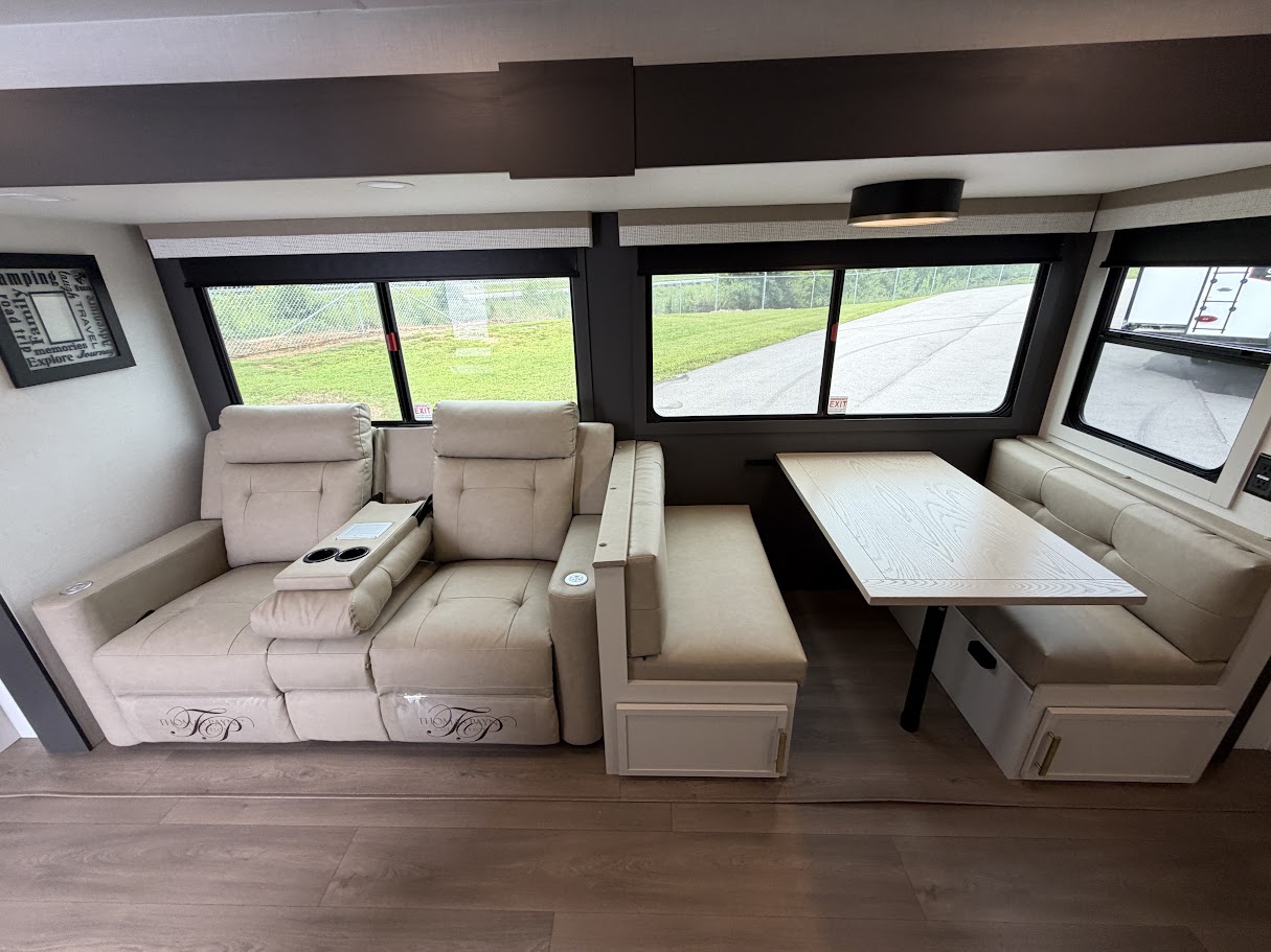 2027 VENTURE RV STRATUS 261VRB - Image 32