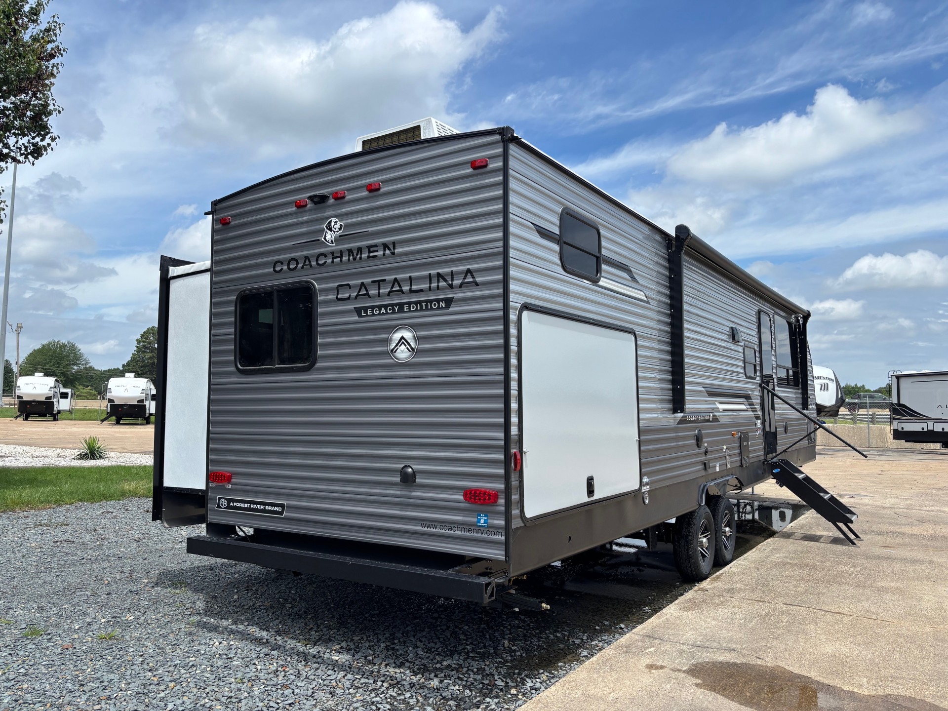 2026 Coachmen Catalina Legacy Edition 343BHTS - Image 8