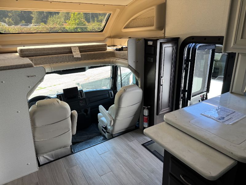 2025 Entegra Coach Accolade XL 37K - Image 29