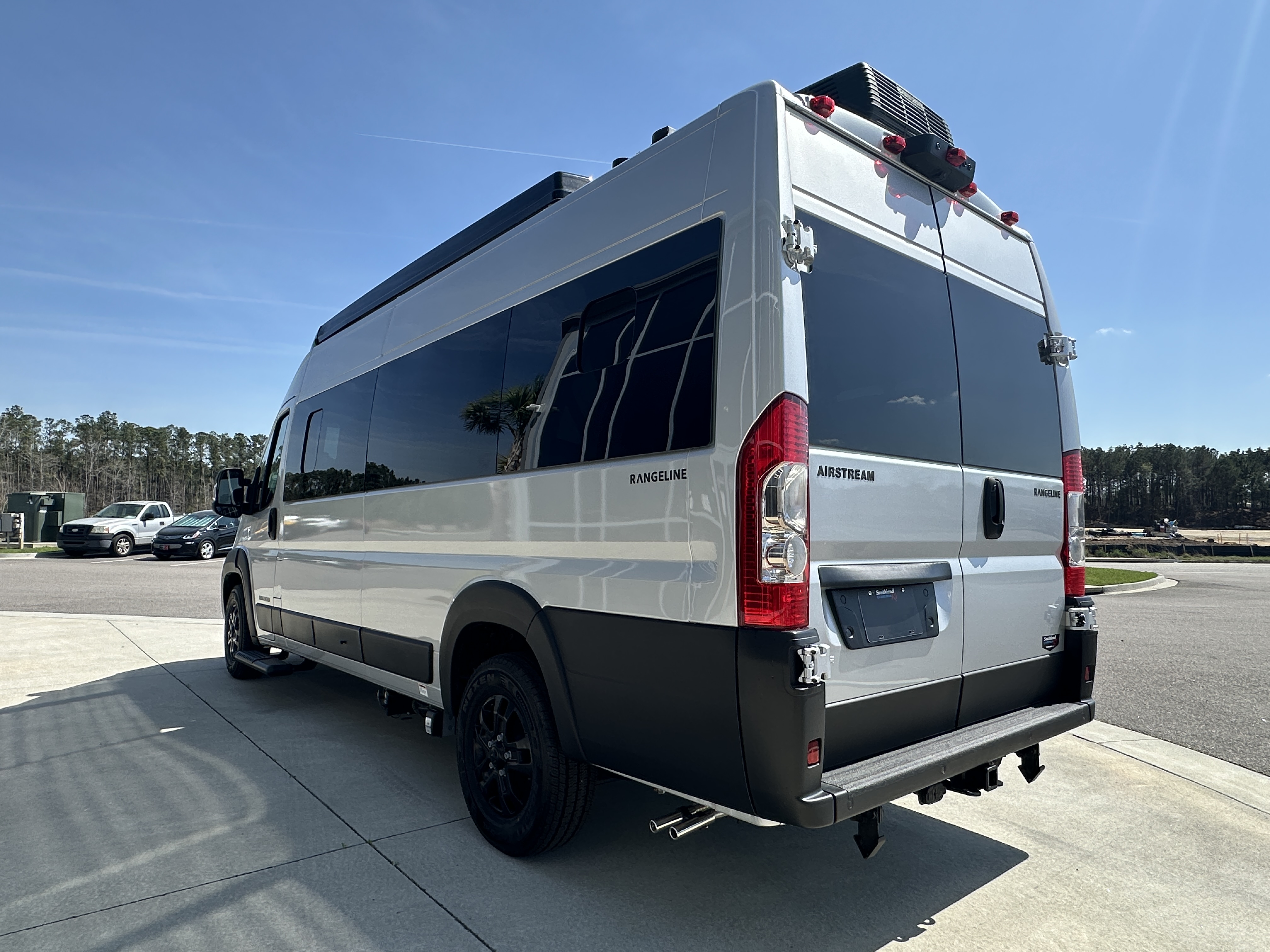 2026 Airstream Rangeline Pop Top - Image 7