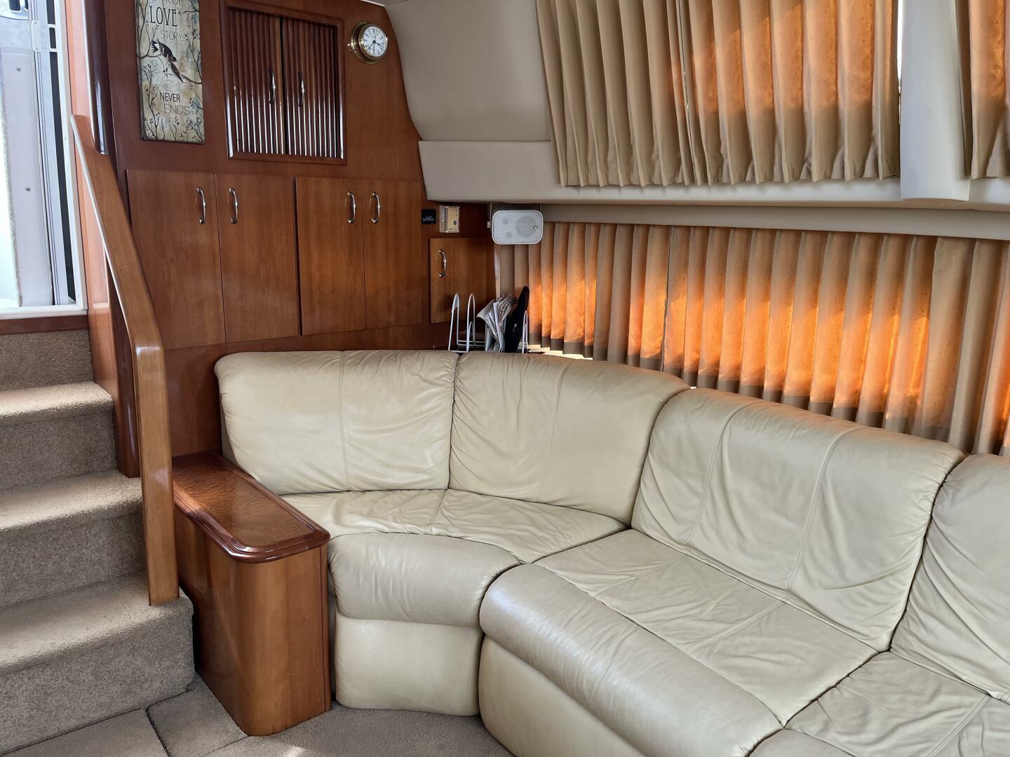 2005 Carver 396 - Image 31