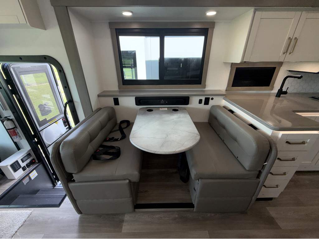 2027 ENTEGRA COACH VISION XL 36C - Image 18