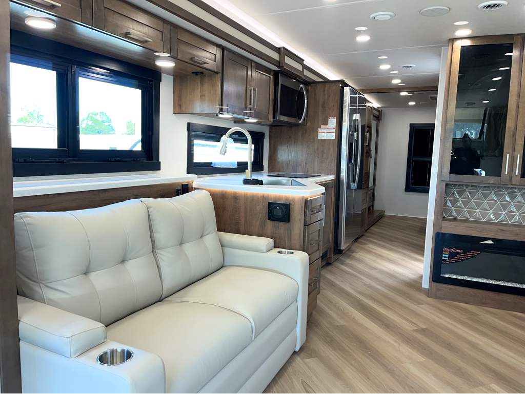 2026 ENTEGRA COACH ACCOLADE 37M - Image 15