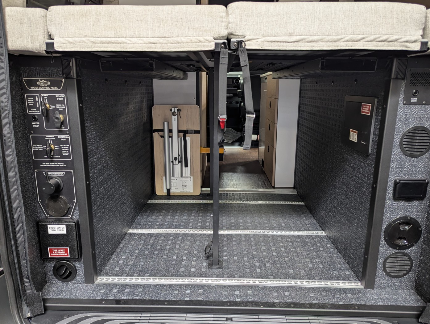 2027 Storyteller Overland Dark Mode XO - Image 15
