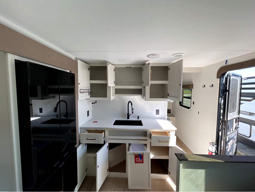 2026 GRAND DESIGN TRANSCEND 26RBX - Image 17