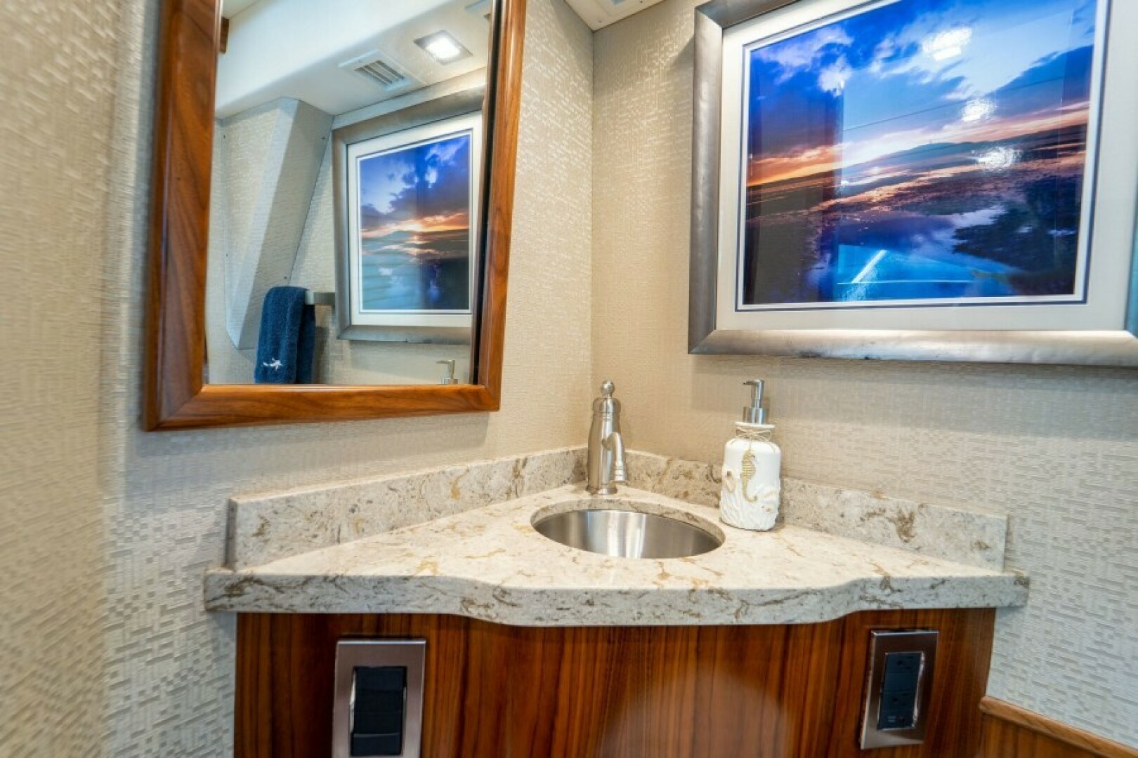 2018 Viking 72 Convertible - Image 39
