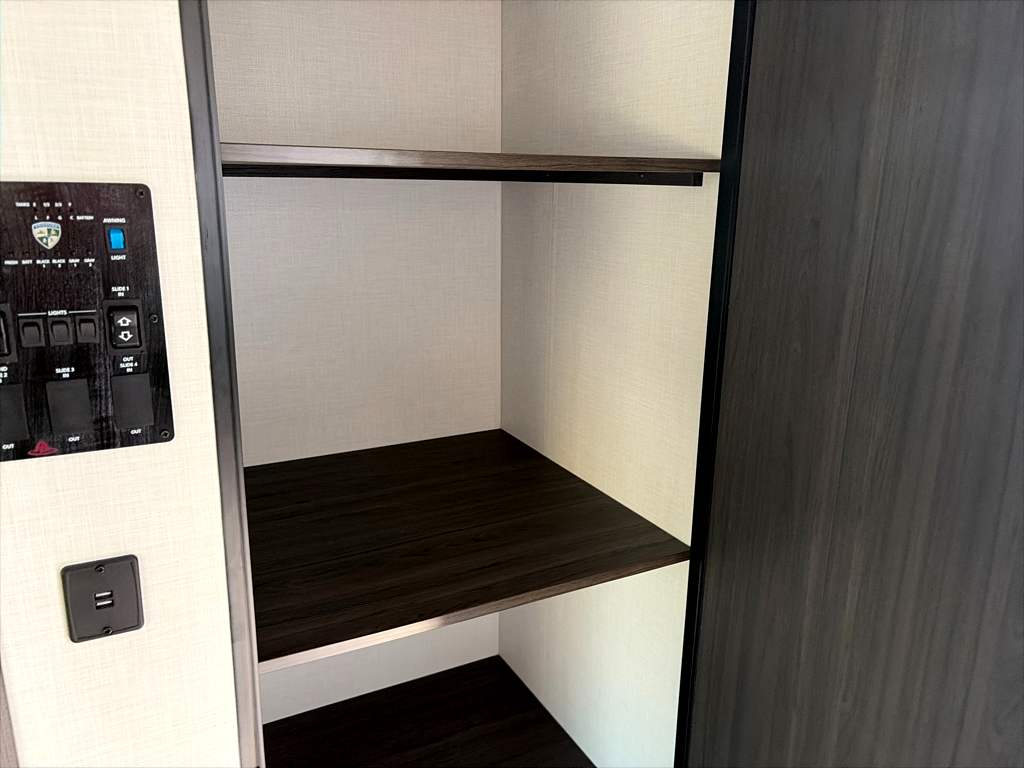 2027 VENTURE RV SIENNA 251VRB - Image 16