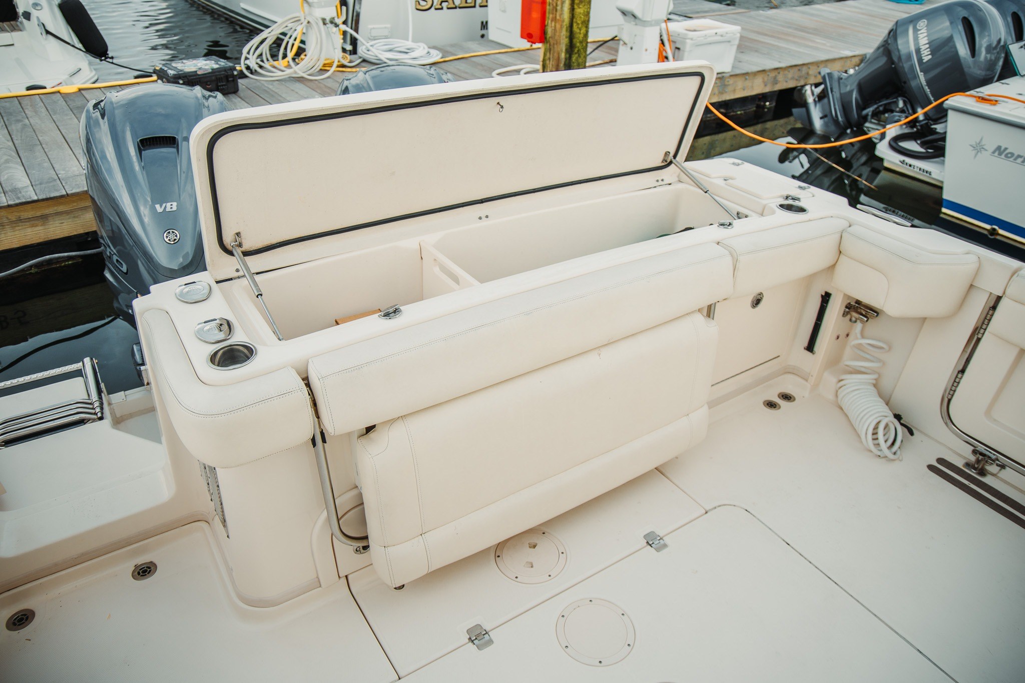 2020 Grady-White Express 330 - Image 92