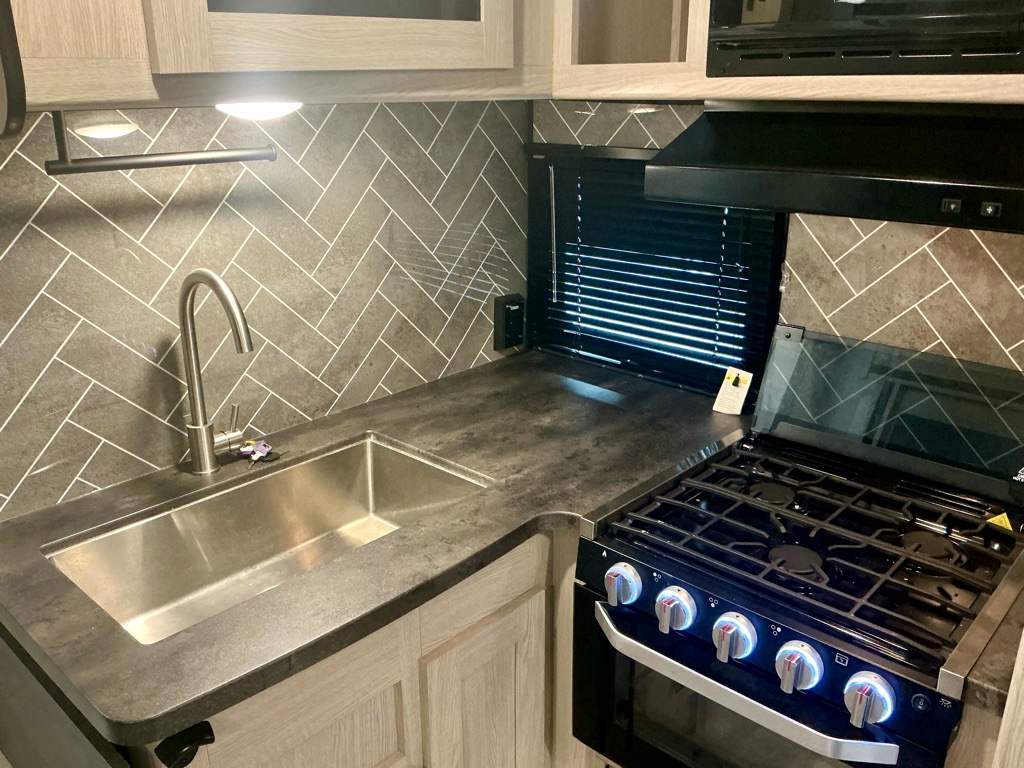 2023 COACHMEN 266BHS - Image 7