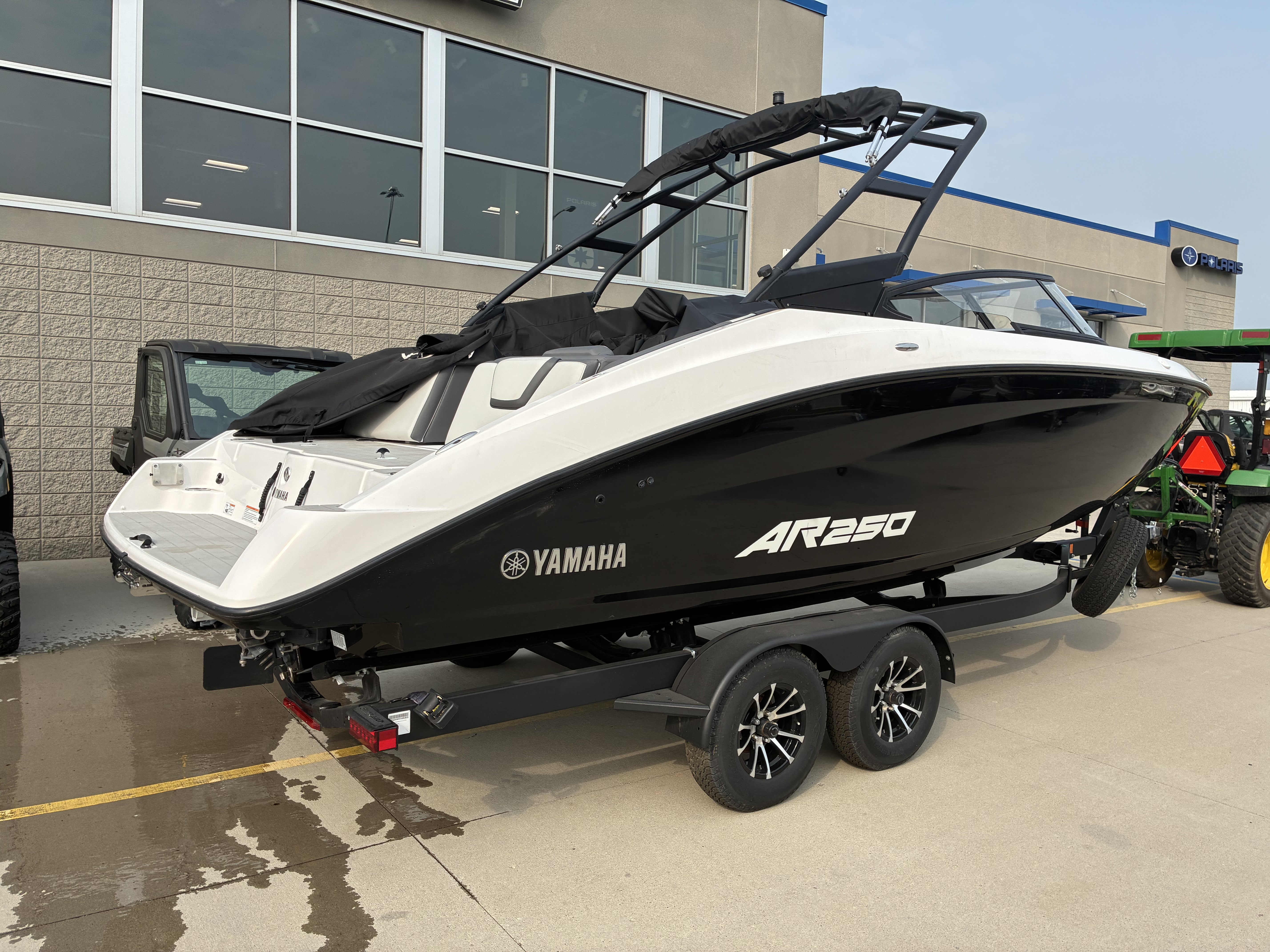 2026 Yamaha Boats AR250 - Image 4