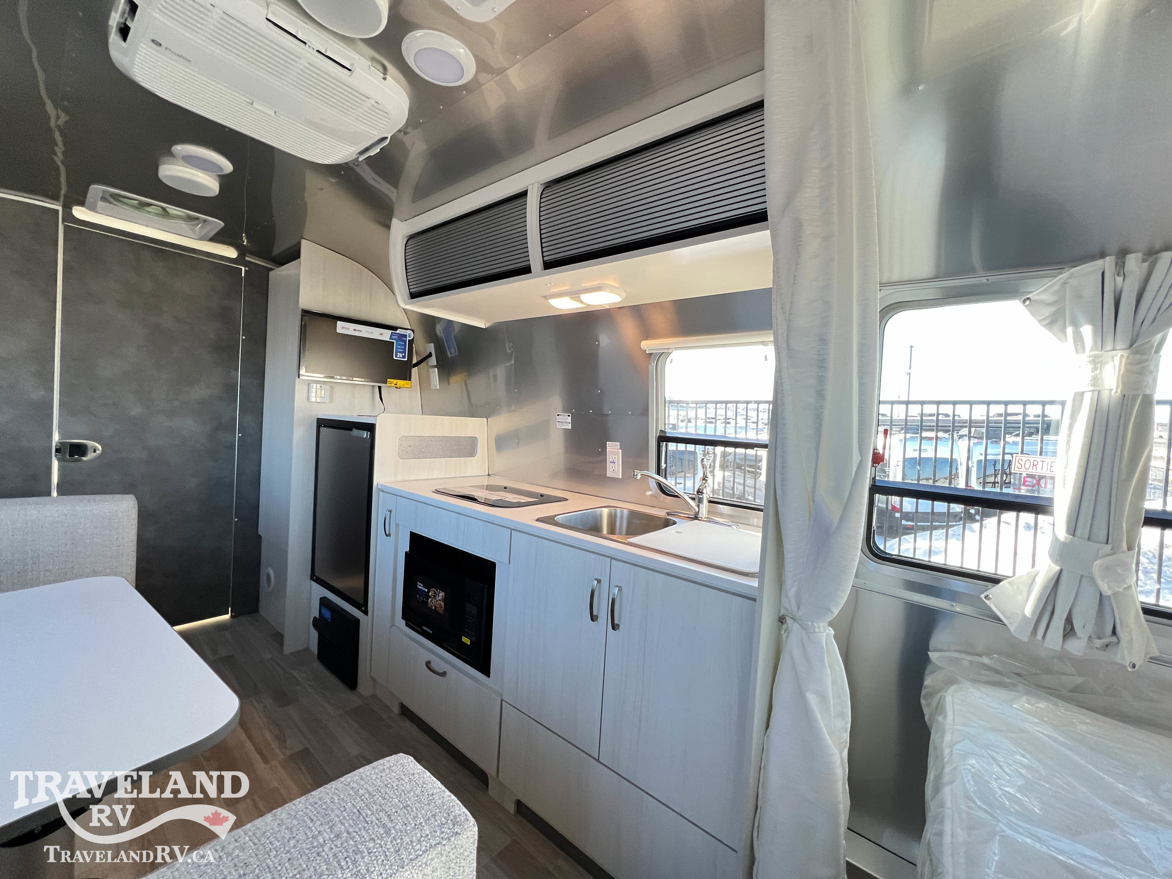 2026 Airstream Bambi 22FB - Image 11