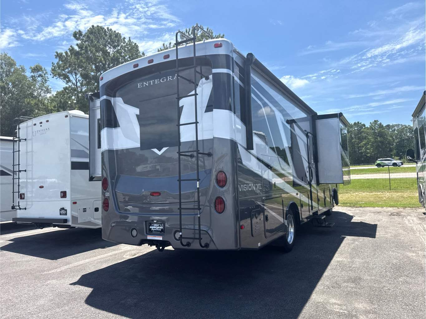 2027 ENTEGRA COACH VISION XL 31UL - Image 4