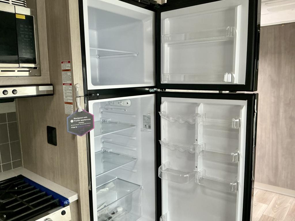 2026 COACHMEN 333DORM - Image 10