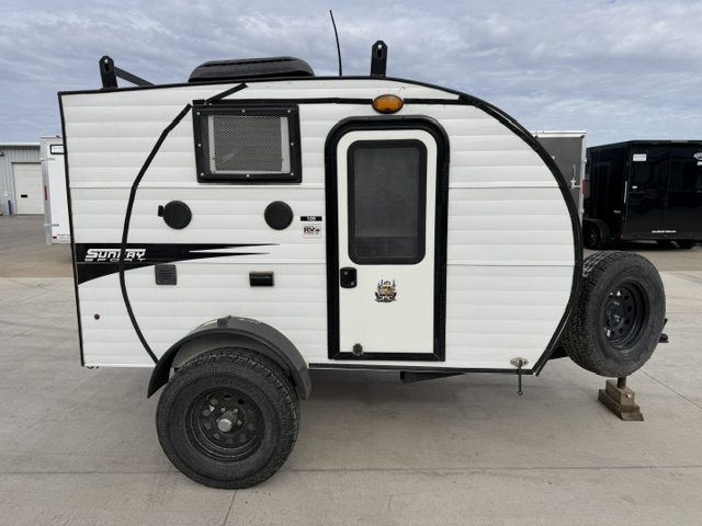 2019 SUNSET PARK RV SUNRAY SPORT 109 - Image 2