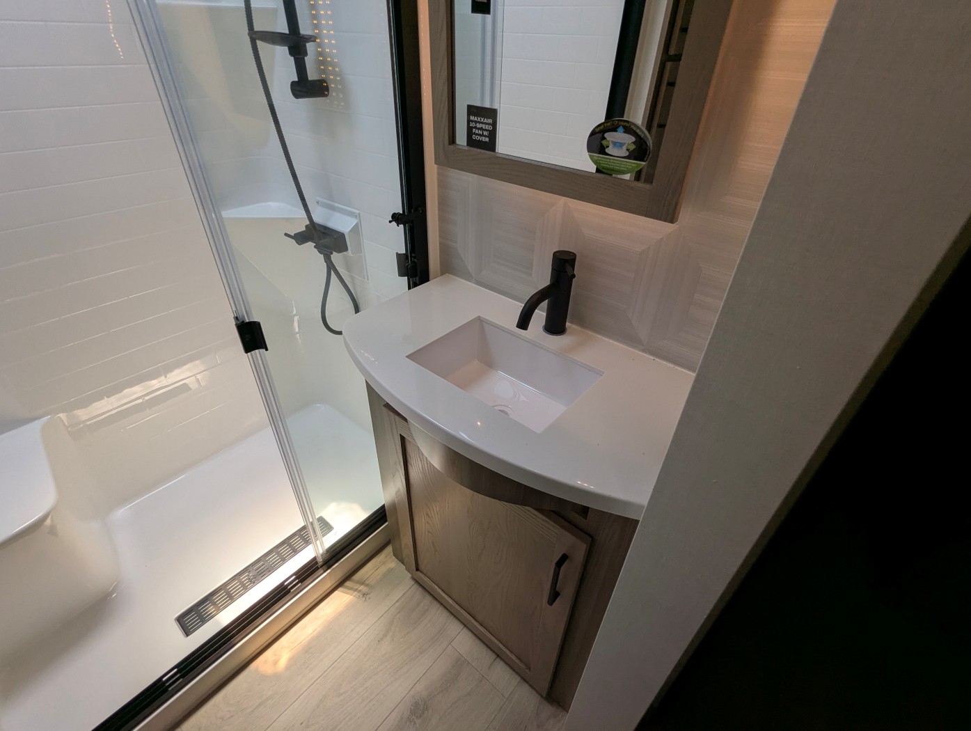 2026 Forest River Rockwood Signature R371RK - Image 18
