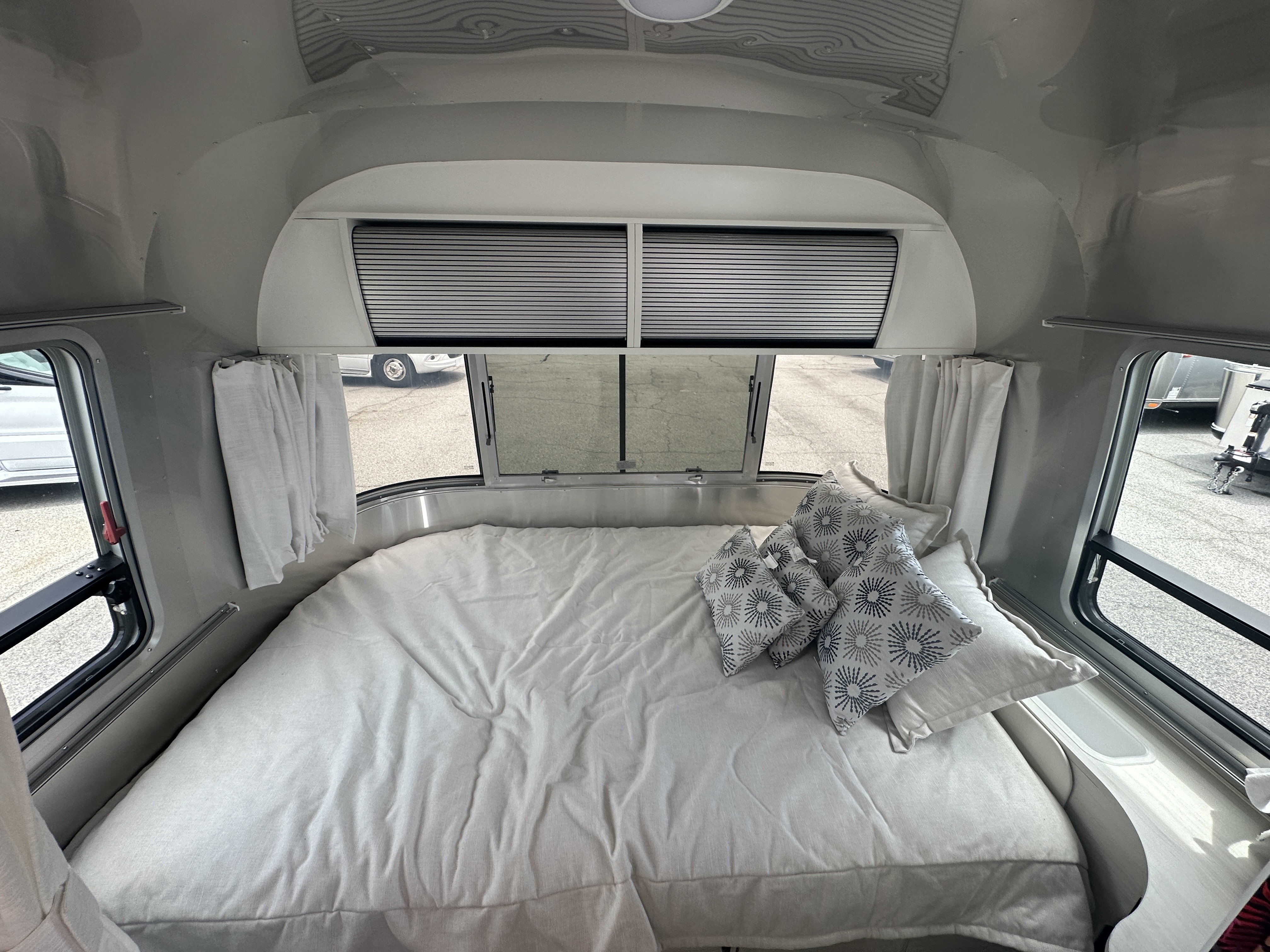 2024 Airstream Bambi 22FB - Image 19