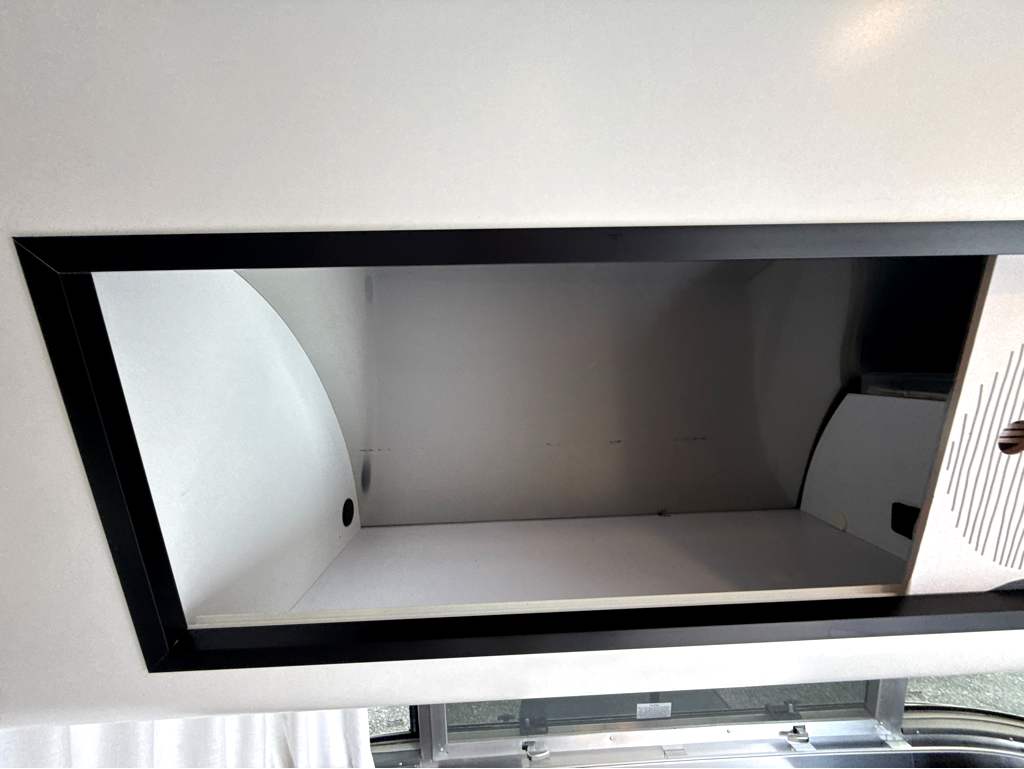 2022 AIRSTREAM CARAVEL 19CB - Image 14