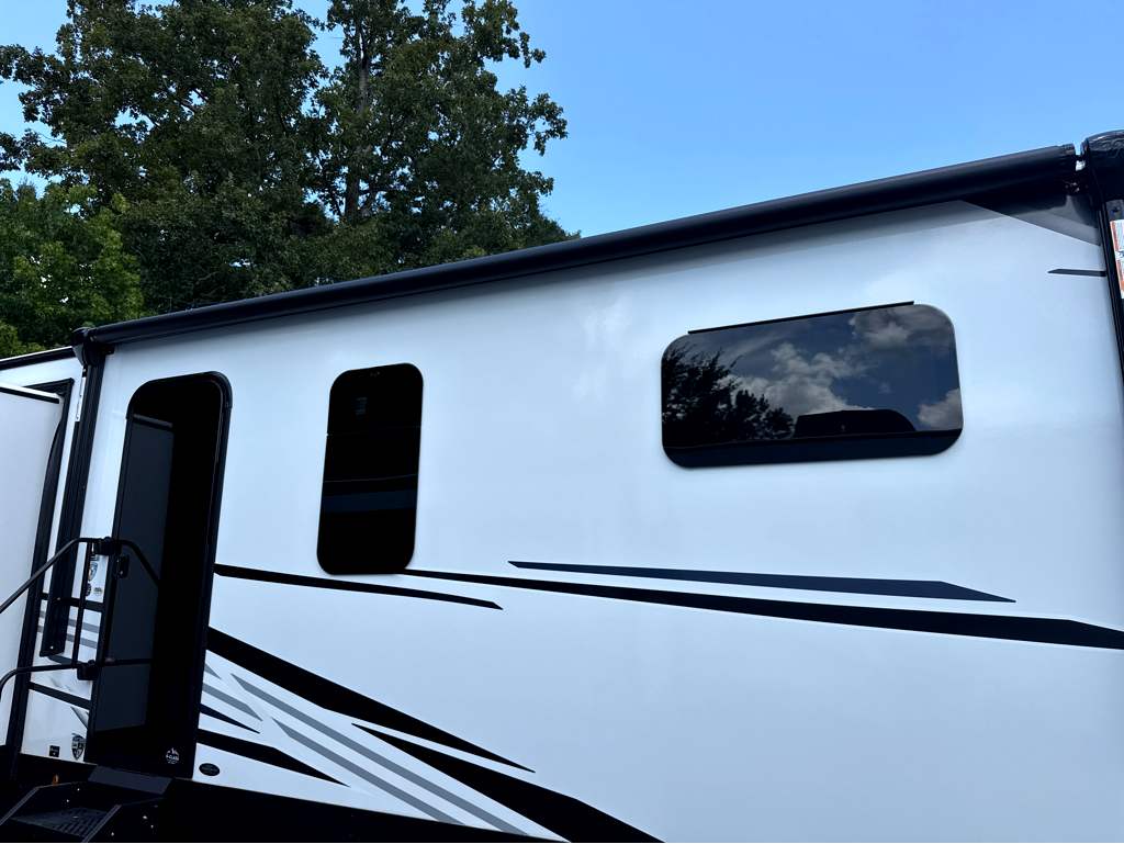2027 VENTURE RV SPORTTREK 336VRK - Image 7