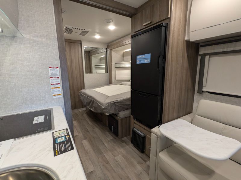 2025 Thor Motor Coach Gemini AWD 24JG - Image 17