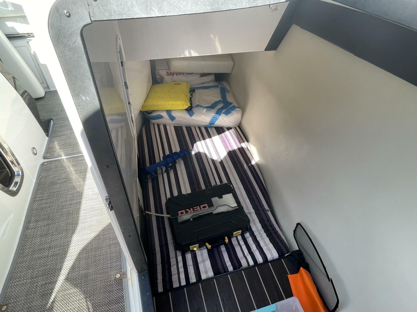 2019 Monterey 328SS - Image 39