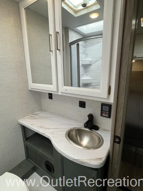 2025 Thor Motor Coach Freedom Eddie Bauer 28EB - Image 22