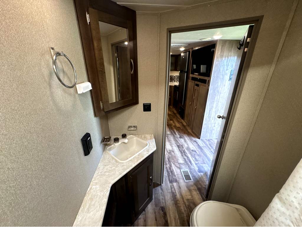 2017 PALOMINO PUMA 28FQDB - Image 22