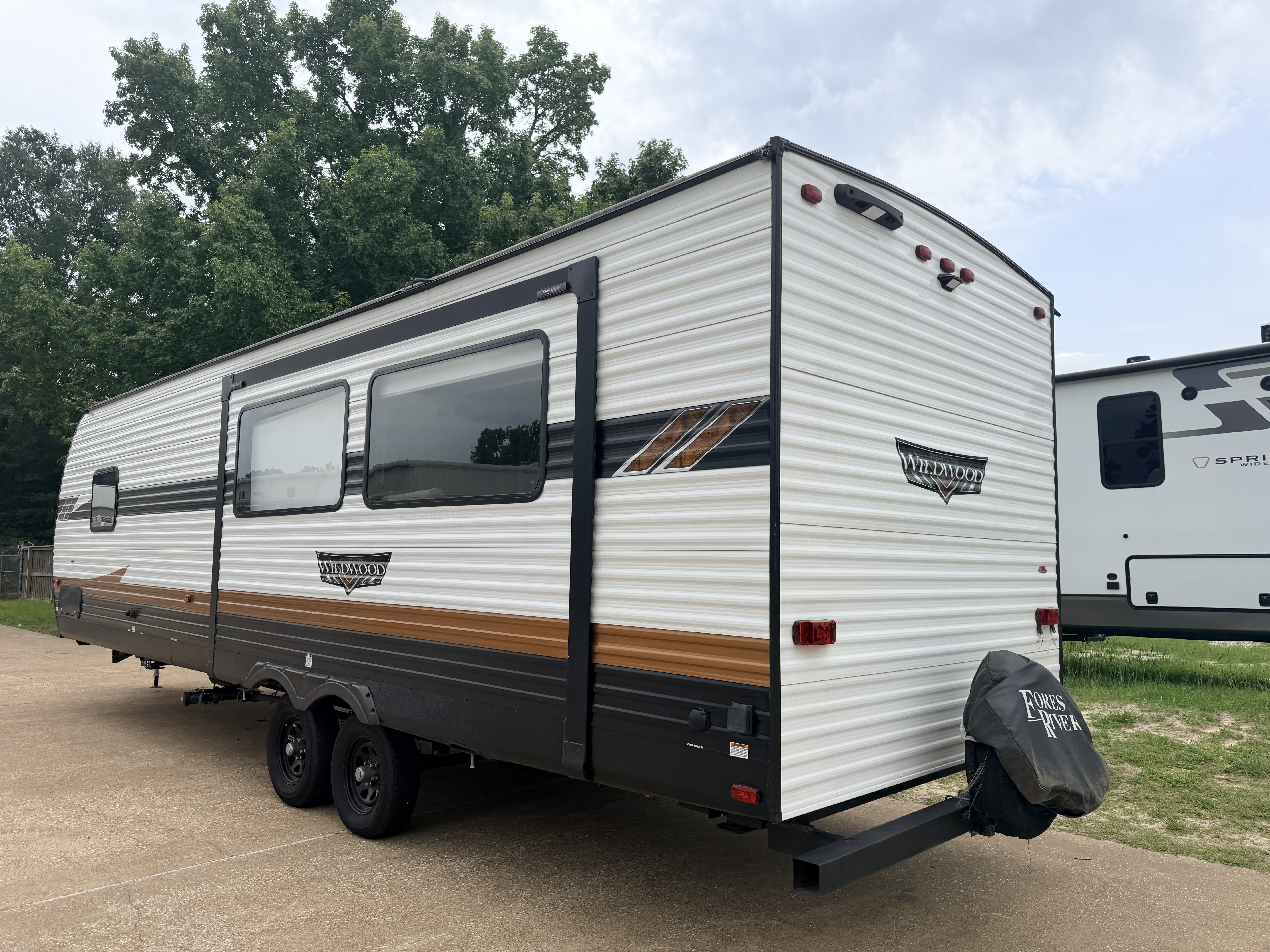 2023 Forest River Wildwood 27RK - Image 3