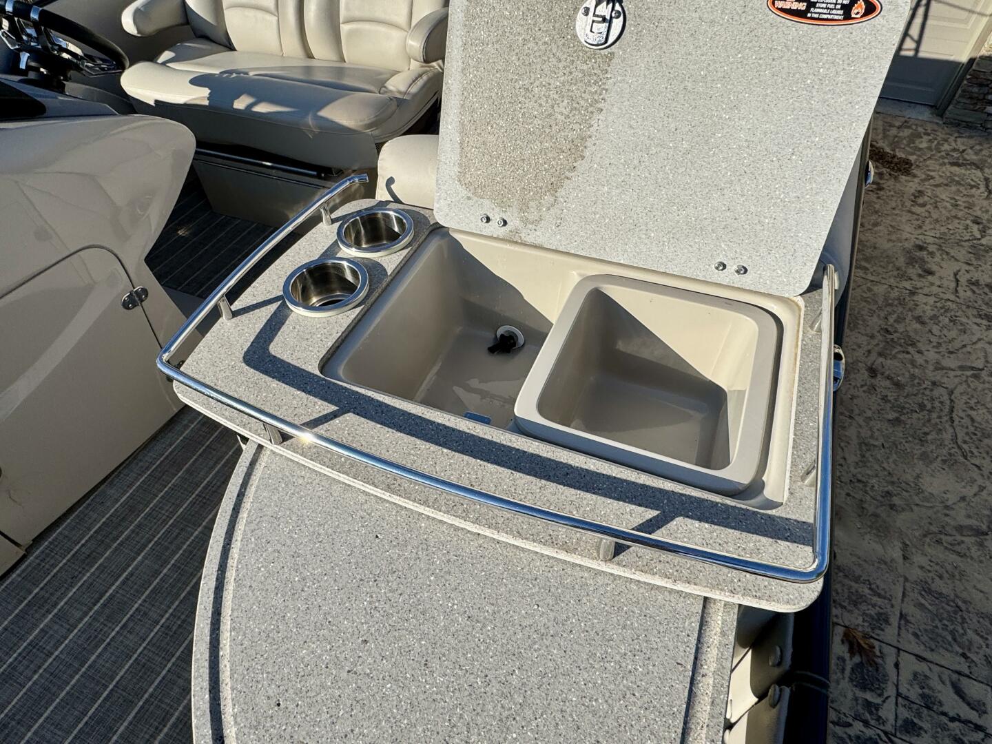2016 Harris Grand Mariner 250 SLEC Tritoon - Image 26