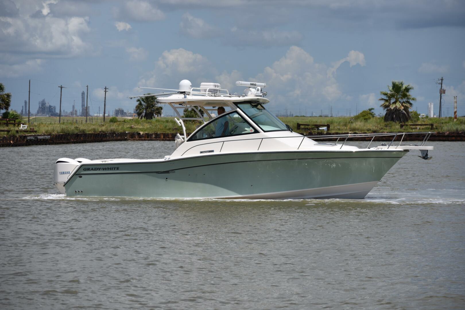 2016 Grady-White 330 Express - Image 57